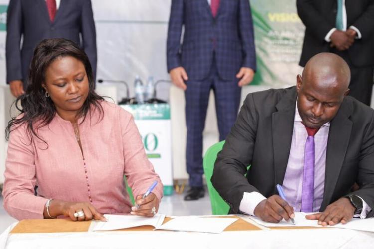 Dr. Abbas Agaba, Secretary-General of the Africa-Arab Youth Council, and Ms. Ramata Almamy Mbaye, Head of the Social and Human Sciences Sector at ICESCO, signed a memorandum of understanding