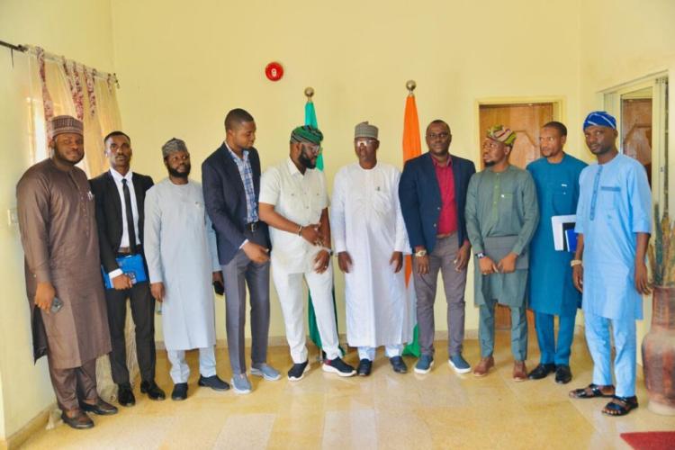 Amb.Mukhtar Akoshile pay a courtesy visit to the Embassy of Niger Republic to Nigeria